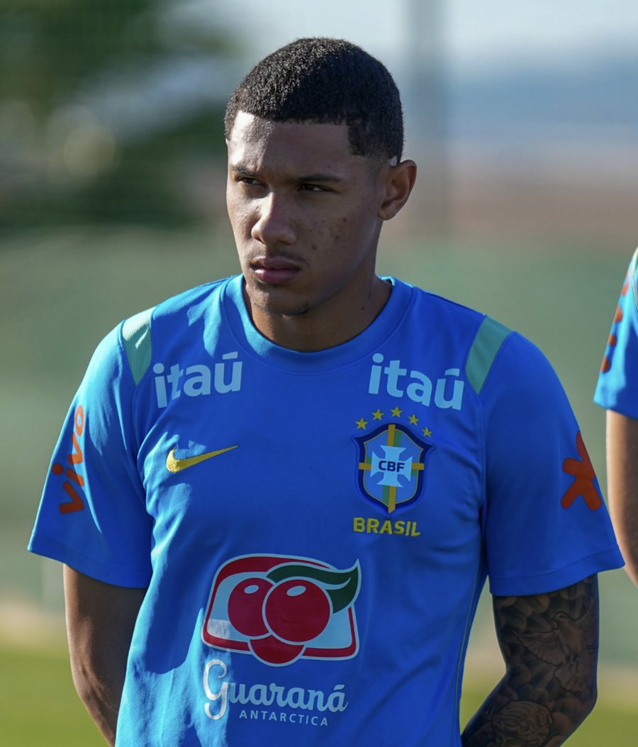 Tetê training with the Brazil U-20 squad
